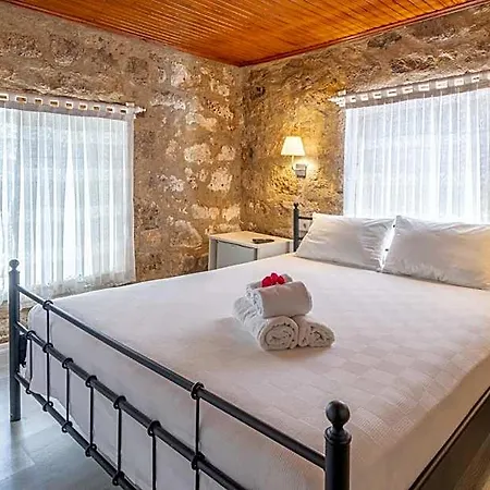 Imerek Tas Ev Alacati Otel 3*