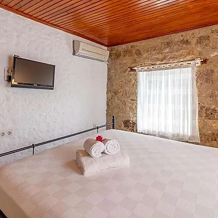 Imerek Tas Ev Alacati Otel Ciftlikkoyu