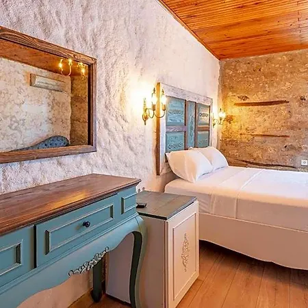 Imerek Tas Ev Alacati Otel