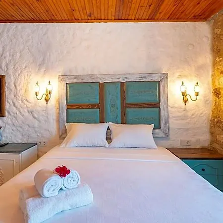 Otel Imerek Tas Ev Alacati Ciftlikkoyu